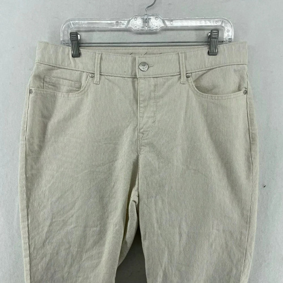 Gloria Vanderbilt Corduroy Shorts Women's Sz 16P Ivory All-Around Slimming Curvy - Picture 2 of 13